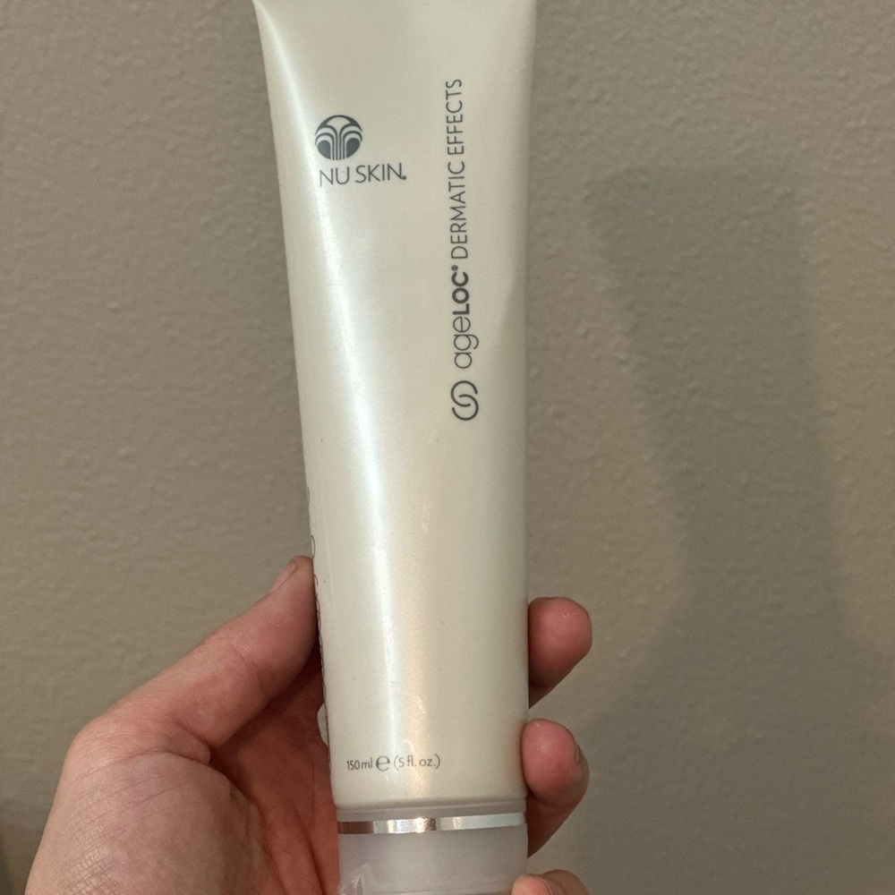 NUSKIN Dermatic effects cellulite cream